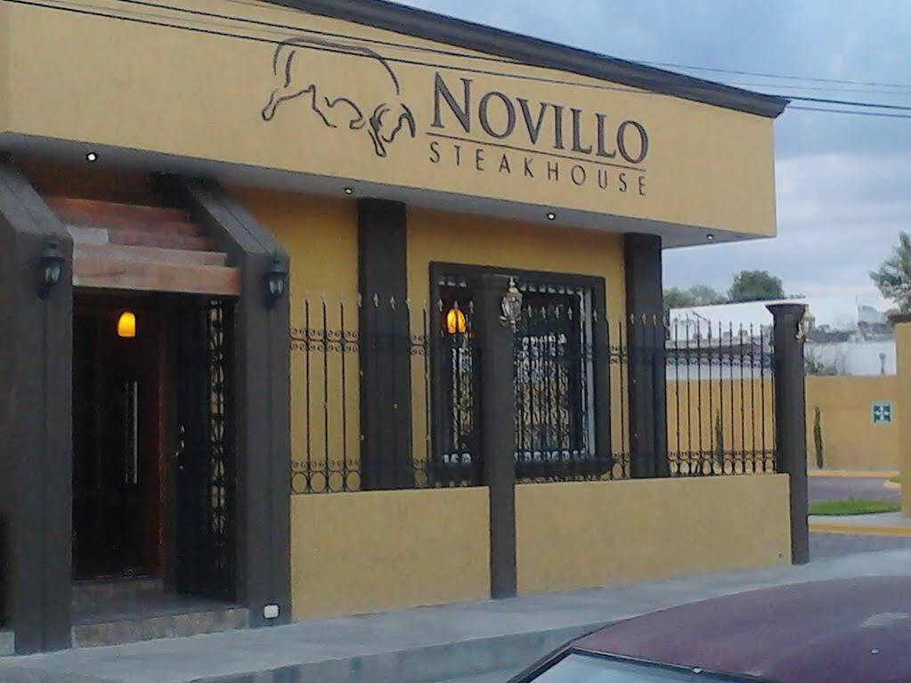 Capital O Monte Salerno Hotel&Suites Montemorelos Exterior foto